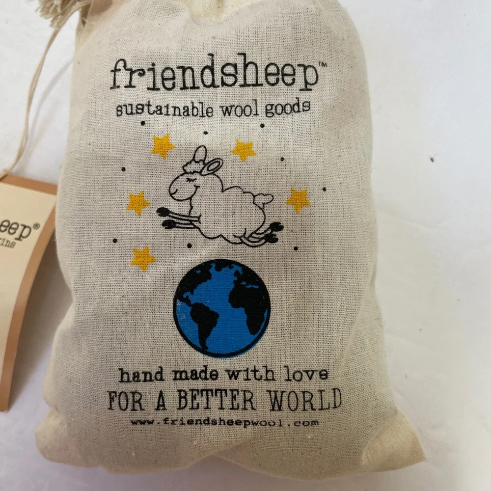 NEW WITH TAGS FRIENDSHEEP ECO WOOL‎ PET TOY BALLS BAG OF SIX BALLS